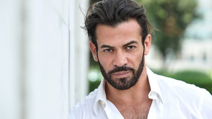 Gianni Sperti contro Paola e Raz, il suo post sospetto Gianni Sperti contro Paola e Raz, il suo post sospetto