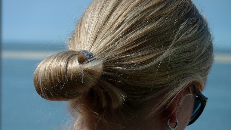 capelli-bianchi-precoci-cause-e-rimedi capelli bianchi precoci