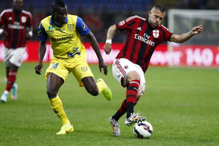 Milan-Chievo, 3-1: il gol di Bacca apre la via dell'Europa Milan-Chievo, 3-1: il gol di Bacca apre la via dell'Europa