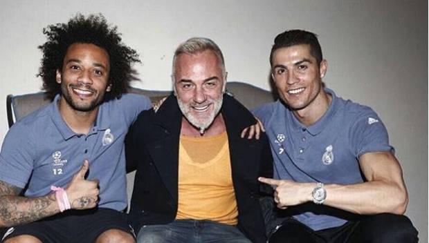 Vacchi supera l'hotel blindato del Real Madrid e va a cena con Ronaldo Vacchi supera l'hotel blindato del Real Madrid e va a cena con Ronaldo