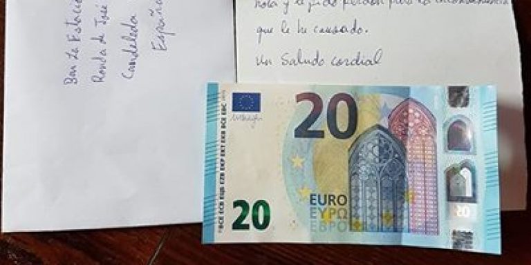 Il cliente va via senza pagare dopo qualche giorno invia i soldi con una lettera di scuse Il cliente va via senza pagare: dopo qualche giorno invia i soldi con una lettera di scuse