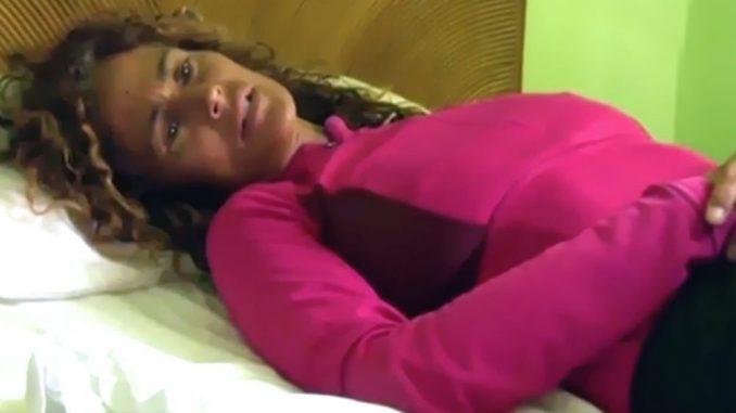 Isola, colica renale per Samantha De Grenet Sto troppo male Isola, colica renale per Samantha De Grenet Sto troppo male