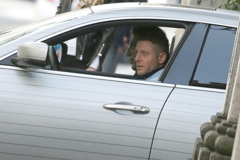 Lapo Elkann: la nuova amica a Milano e il nuovo gioiello a 4 ruote Lapo Elkann: la nuova amica a Milano e il nuovo gioiello a 4 ruote