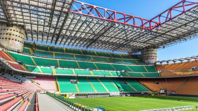 Papa Francesco a Milano: San Siro si riempie di 80mila persone Papa Francesco a Milano: San Siro si riempie di 80mila persone