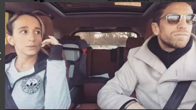 Papu Gomez canta Romeo Santos in auto Papu Gomez canta Romeo Santos in auto
