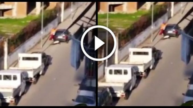 Sesso in strada a Napoli: il video che spopola sul web