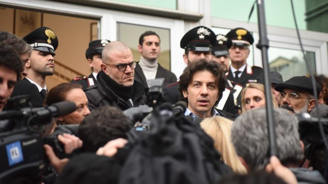 Marco Cappato è stato inserito nel registro degi indagati nel "Caso Dj Fabo" in relazione alla sua collaborazione nel "suicidio assistito". dj fabo