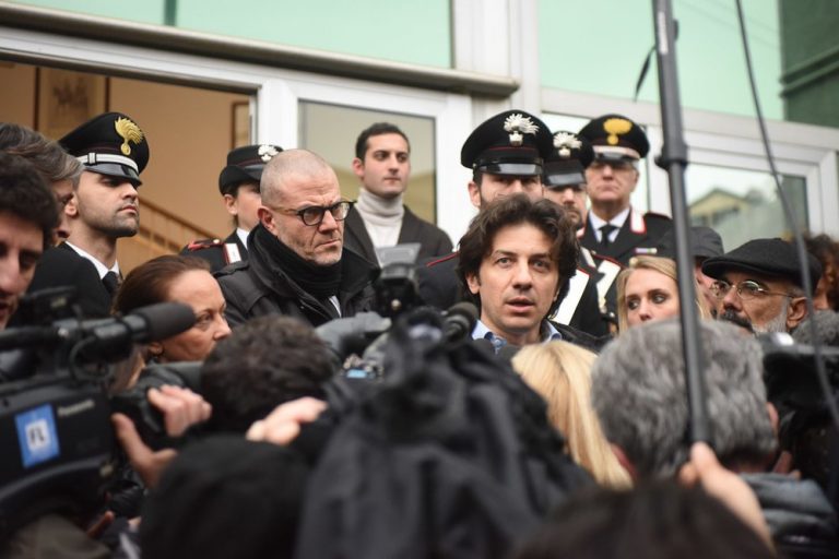 Marco Cappato è stato inserito nel registro degi indagati nel "Caso Dj Fabo" in relazione alla sua collaborazione nel "suicidio assistito". dj fabo