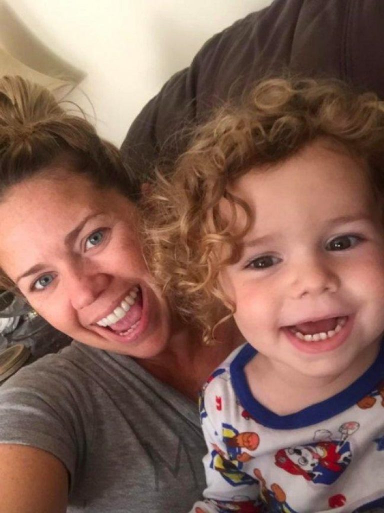 Mamma trova un blocco profumato nel bagno. La storia Mamma trova un blocco profumato nel bagno. La storia