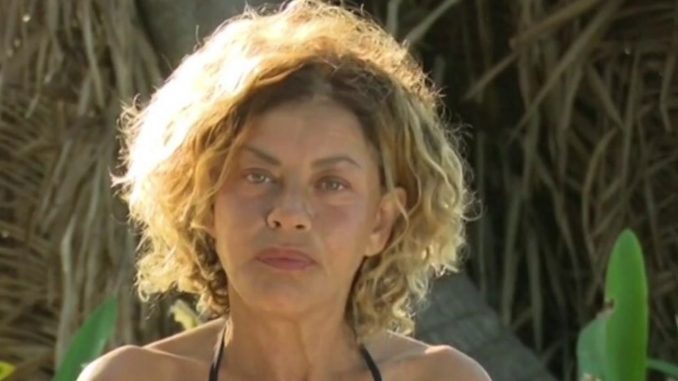 Isola dei Famosi, la gaffe di Eva: "Quando vado via?" Isola dei Famosi, la gaffe di Eva: "Quando vado via?"