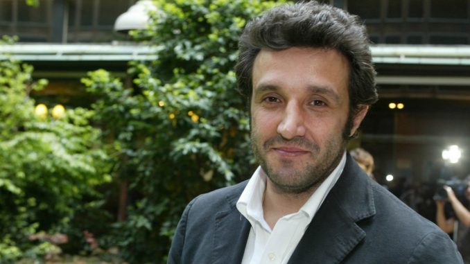 Flavio Insinna a Cartabianca: "Serve un'Italia gentile che sappia accogliere il diverso" v