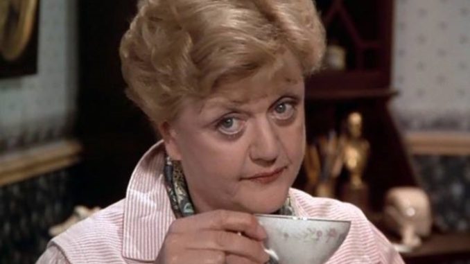La Signora in Giallo: un mese dedicato alle indagini di Jessica Fletcher su Foxcrime La Signora in Giallo: un mese dedicato alle indagini di Jessica Fletcher su Foxcrime