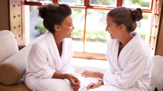 MIGLIORI AMICHE ALLA SPA. MIGLIORI AMICHE ALLA SPA.