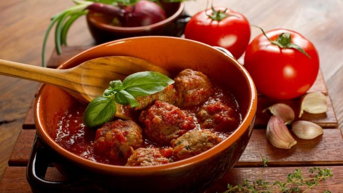 Polpette al sugo: ricetta tradizionale Polpette al sugo: ricetta tradizionale