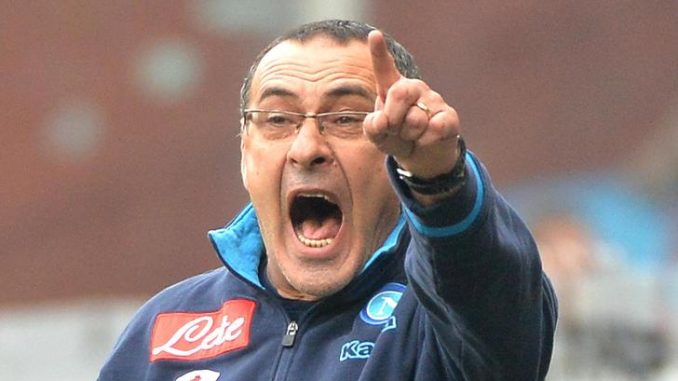 Napoli, Sarri senza peli sulla lingua: "Mi fa schifo giocare alle 12.30" Napoli, Sarri senza peli sulla lingua: "Mi fa schifo giocare alle 12.30"