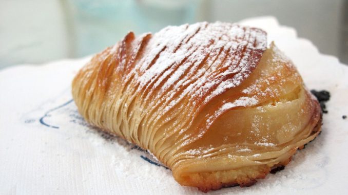 Sfogliatelle a Napoli: dove mangiare le migliori in città Sfogliatelle a Napoli: dove mangiare le migliori in città