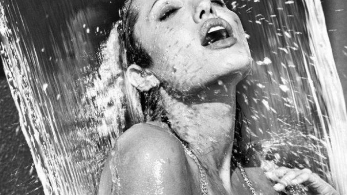 SQUIRTING. SQUIRTING.
