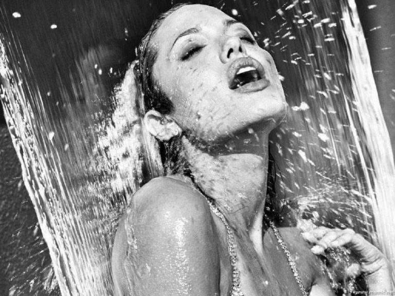 SQUIRTING. SQUIRTING.