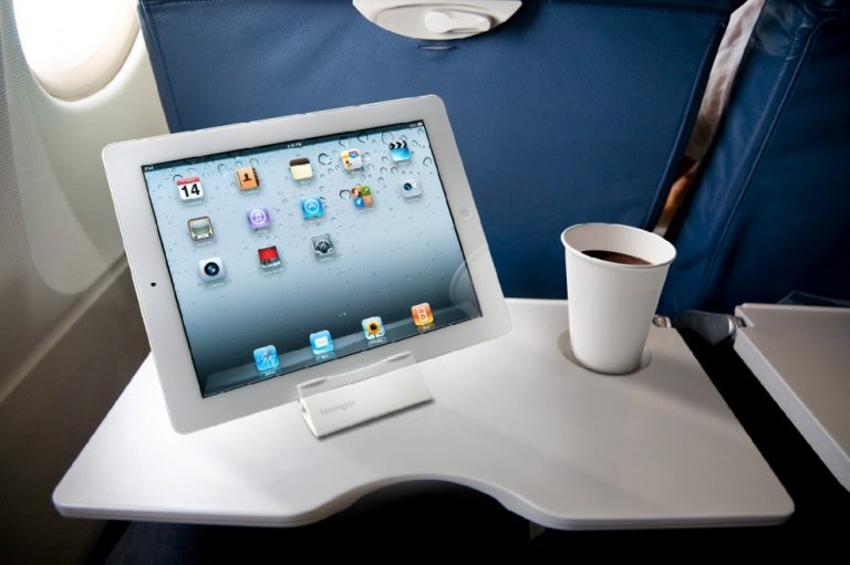 tablet in aereo tablet in aereo