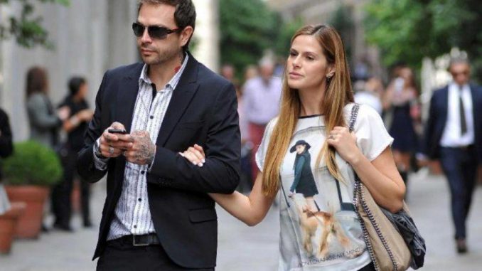 L'ex velina Thais compagna di Baccaglini confessa: "Paul dice troppe bugie" L'ex velina Thais compagna di Baccaglini confessa: "Paul dice troppe bugie"