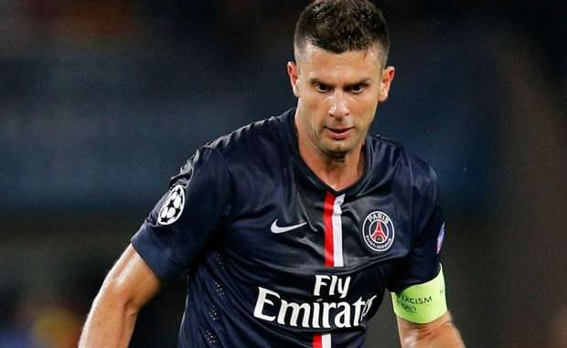 Pgs contestato all'aeroporto. Thiago Motta investe un tifoso Pgs contestato all'aeroporto. Thiago Motta investe un tifoso