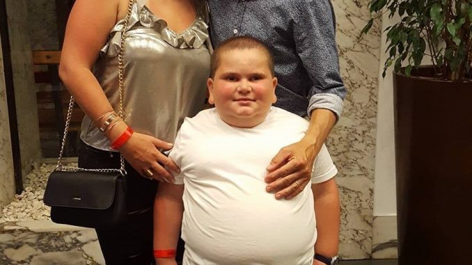 Bambino obeso ingrassa per rara malattia: la sua storia Bambino obeso ingrassa per rara malattia: la sua storia