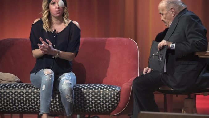 Gessica Notaro al Maurizio Costanzo Show: "Ecco il mio volto" Gessica Notaro