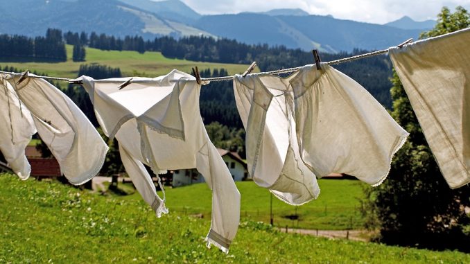 5 trucchi per far profumare il tuo bucato di ammorbidente 5 trucchi per far profumare il tuo bucato di ammorbidente