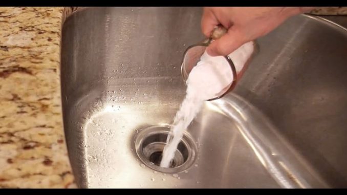 Come liberare il tubo di scarico senza prodotti chimici liberare