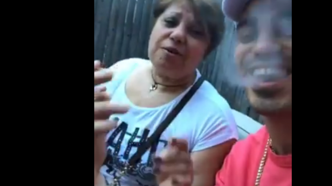ALLA MAMMA DI MARRACASH NON PIACCIONO LE CANNE ALLA MAMMA DI MARRACASH NON PIACCIONO LE CANNE