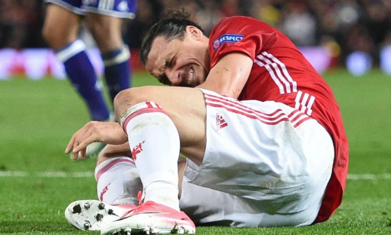 Manchester United, l'infortunio di Ibrahimovic mette ansia a Mou ansia