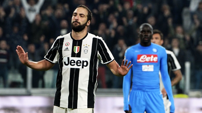 Napoli, De Laurentiis risponde ad Higuain Non deve avere un euro euro