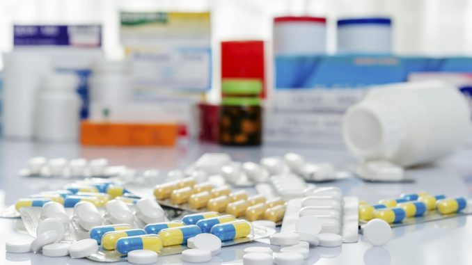 Napoli: Guardia di Finanza sequestra farmaci venduti da negozi cinesi farmaci
