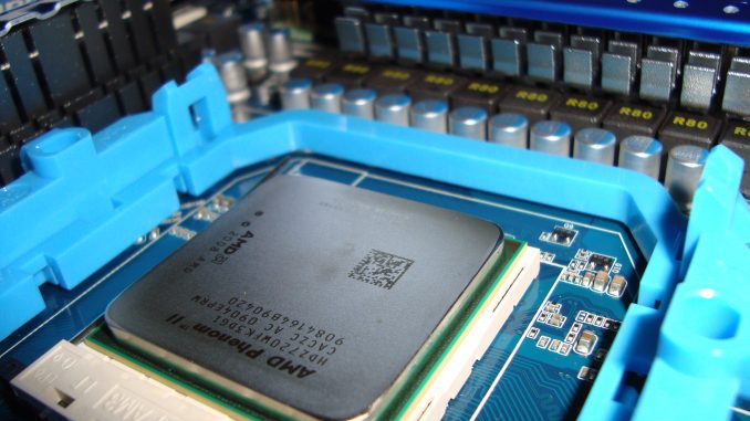 Socket_AM3_and_AMD_Phenom_II_X3_720_Black_Edition_-_flickr_2 schede video