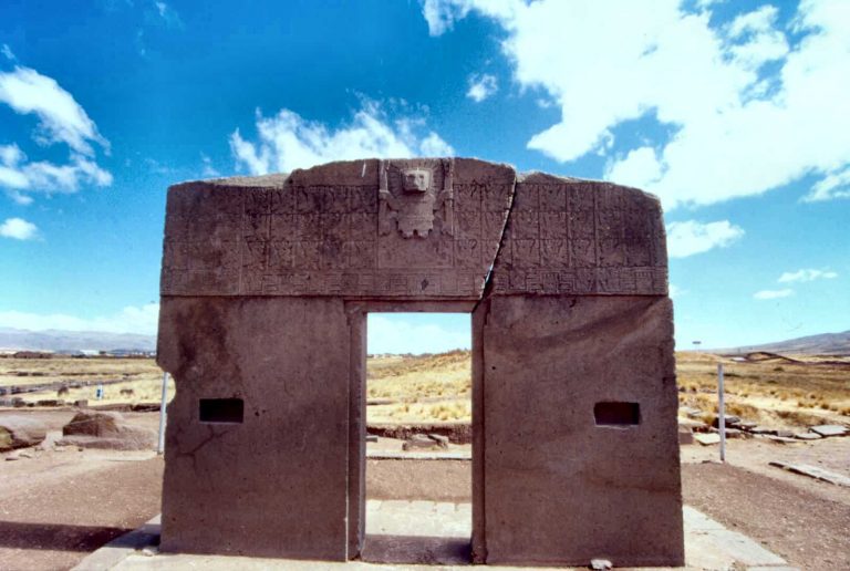 Porta del sole di Tiwanaku: antico calendario astronomico Porta del sole di Tiwanaku: antico calendario astronomico