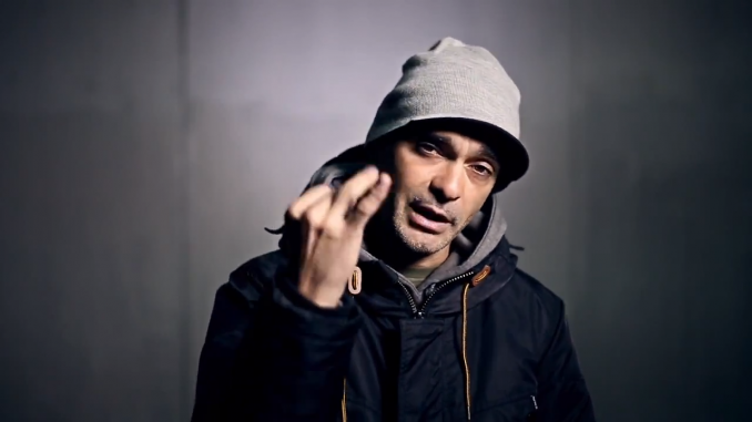 Bassi Maestro parla dei rappers Italiani e del suo nuovo album 'Mia Maestà.' Bassi Maestro parla dei rappers Italiani e del suo nuovo album 'Mia Maestà.'