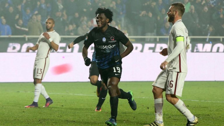 Roma-Atalanta1-1: due pali per i giallorossi e la Juve che si allontana Roma-Atalanta1-1: due pali per i giallorossi e la Juve che si allontana