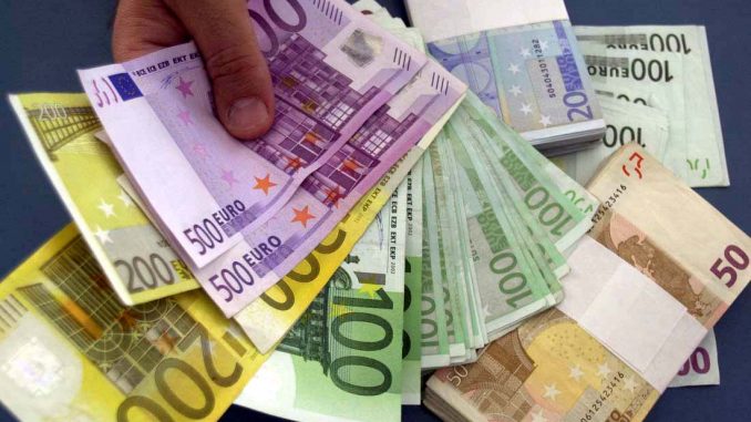 Napoli: banconote false, 19 persone arrestate. Sequestrati 10 milioni di euro contraffatti banconote