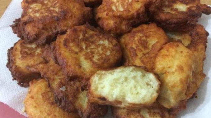 Frittelle patate e formaggio Golosità con patate e formaggio