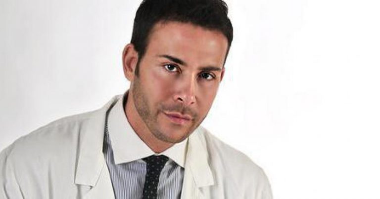 Sesso gay all'Isola dei Famosi: la rivelazione di Giacomo Urtis