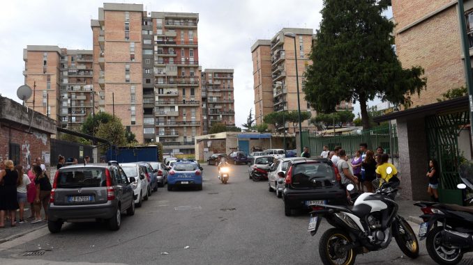 Napoli: tre tentati omicidi per un probabile tradimento Napoli