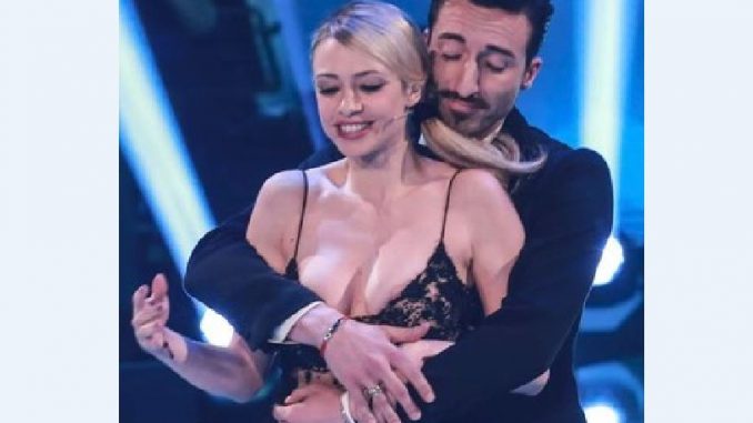 martina stella fuori di seno martina stella