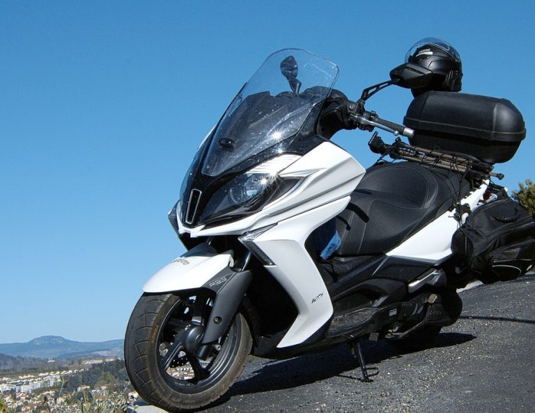 scooter-1388001_960_720 Kymco