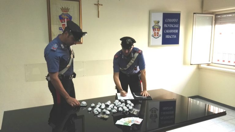 Siracusa: maxi operazione antidroga, 13 persone in carcere Siracusa: maxi operazione antidroga, 13 persone in carcere