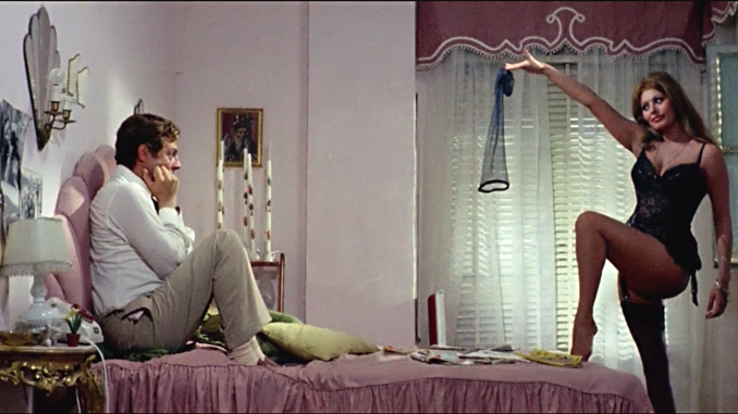 SOPHIA LOREN IN "IERI, OGGI, DOMANI". SOPHIA LOREN IN "IERI, OGGI, DOMANI".
