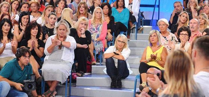 Uomini e Donne, ex tronista finisce in manette: ecco cosa ha detto tronista