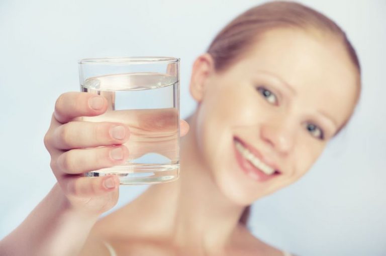 Due bicchieri Acqua per dimagrire