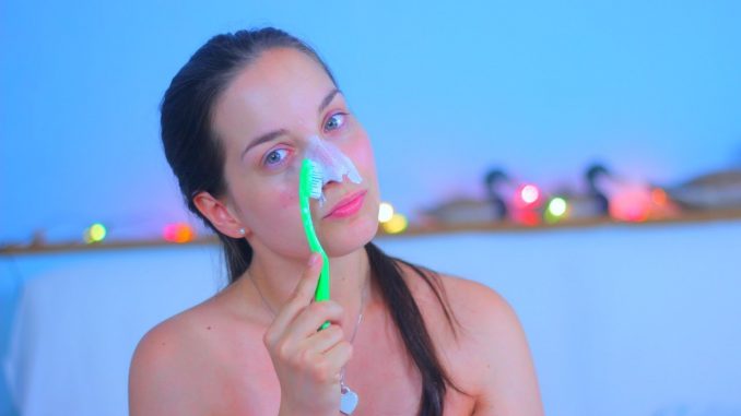 Eliminare i punti neri con spazzolino da denti ecco come fare eliminare