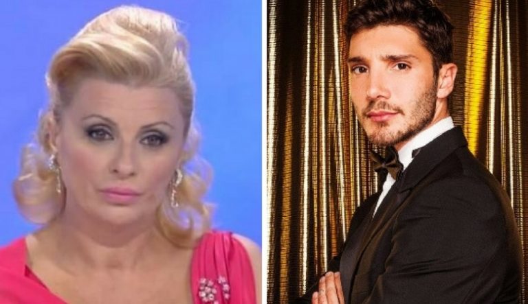 Selfie Tina contro Stefano De Martino e Belen lo difende Selfie