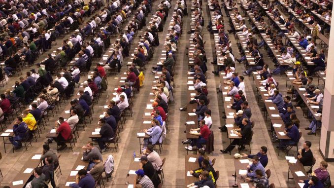 Concorso scuola, in Puglia bocciati 258 professori su 487 concorso